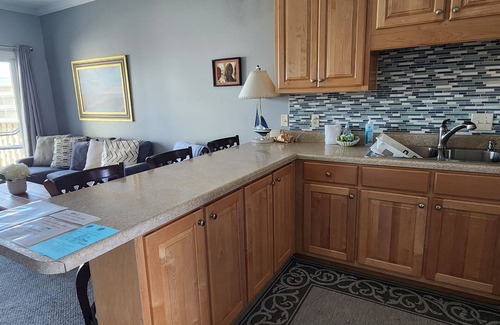 Pensacola Beach Condo | Pensacola Beach Condo with a Great View! Free WiFi and Swimming Pool. D5