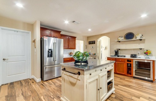 Brent House | Pensacola Home w/Private Lanai, 9 Mi to Downtown!