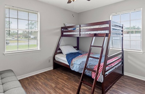 Myrtle Grove House | Pensicola Paradise A - 20 min from Perdido & Pensicola Beach