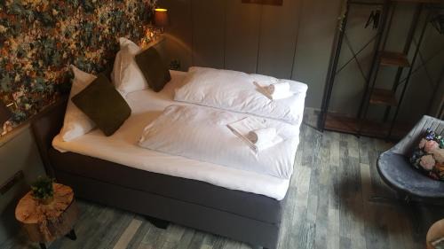 Meschede House | Pension Abshoff