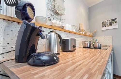 Zschieren Apartment | Pension Adele - Ruhig, direkt am Elberadweg & Badesee mit Balkon