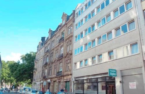 Gutleutviertel House | Pension Alpha