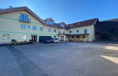 Ebersberg District House | Pension am Weberhof nur 20 Autominuten von München