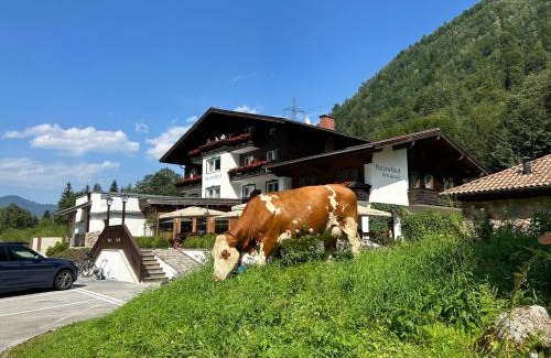 Kaprun Hotel | Pension Baranekhof - closest to the Kitzsteinhorn Ski Resort