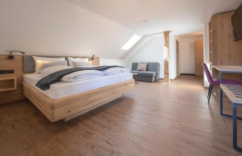 Lenggries Apartment | Pension BergMoment Ferienwohnungen oder Zimmer mit Frühstück