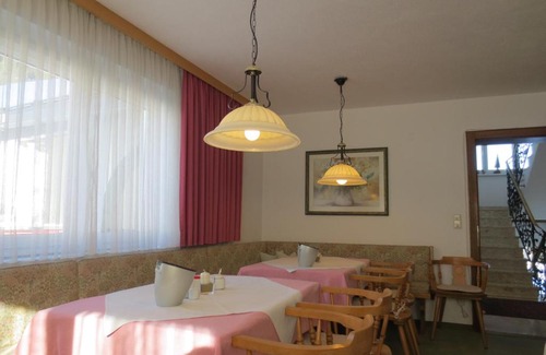 Lech am Arlberg Bed & Breakfast | Pension Churlis