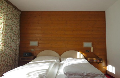 Lech am Arlberg Bed & Breakfast | Pension Churlis