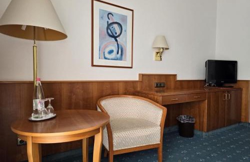 Lechhausen-Ost Hotel | Pension De Lux Augsburg