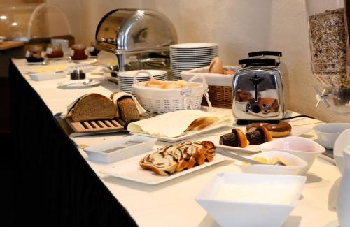 Monheim Bed & Breakfast | Pension Ferber