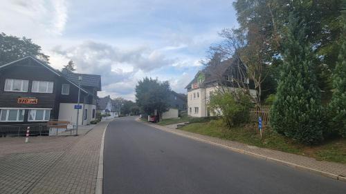 Oberhof House | Pension & Ferienwohnung Oberhof 810 M