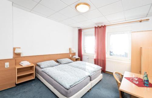 Burghausen-Rueckmarsdorf House | Pension Greiser