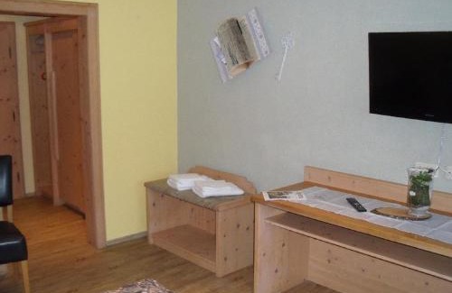 Regenhutte House | Pension Hüttendorf 49 gradnord