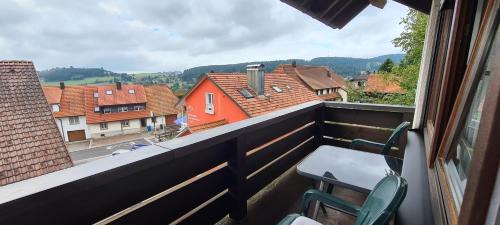Herrischried House | Pension Hauber - Kirschtortenzimmer mit Balkon