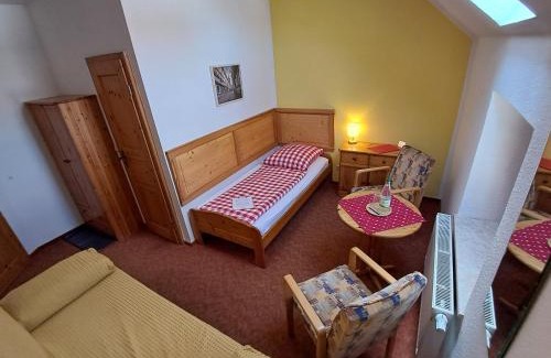 Salomonsborn House | Pension Kronenburghof