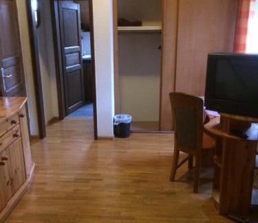 Weil am Rhein House | Pension Lefebvre