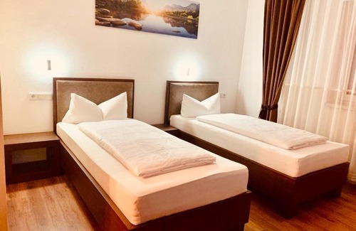 Giebelstadt Bed & Breakfast | Pension Leona