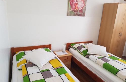 Grossgruendlach House | Pension Lindengarten