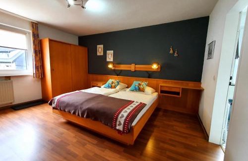 Usseln House | Pension Robin Hood