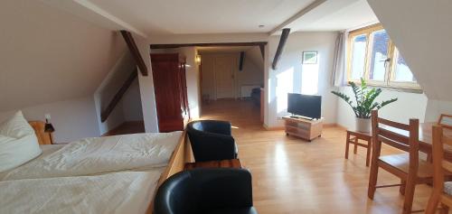 Schadeleben House | Pension Robinienhof