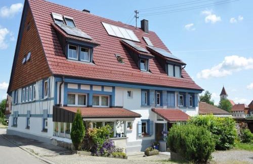 Herdwangen Schoenach House | Pension Schwalbennest