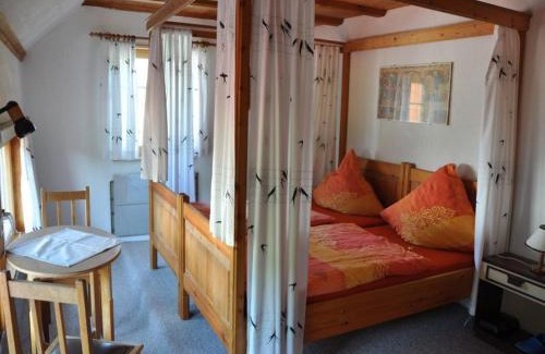Herdwangen Schoenach House | Pension Schwalbennest