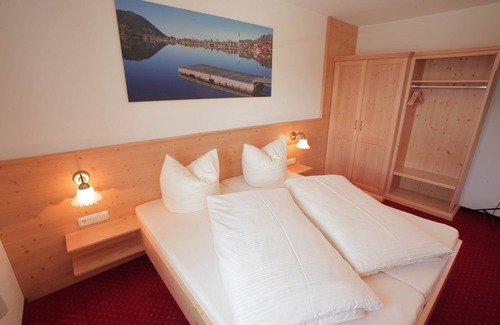 Weyarn House | Pension Schweizerhaus