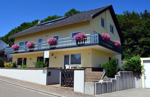 Silz House | Pension Sonnenberg Comfortable holiday residence