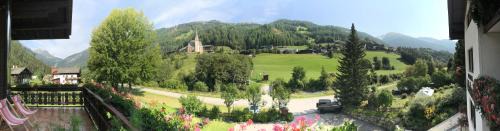 Heiligenblut Bed & Breakfast | Pension und Apartment Edelweiß