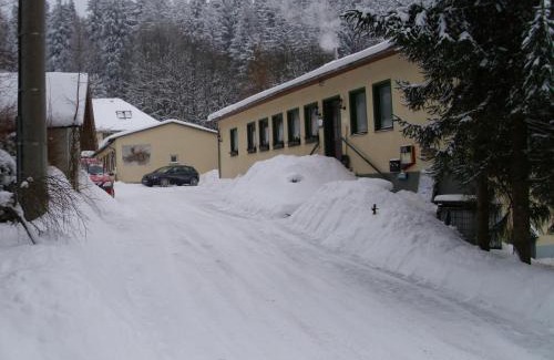 Stutzerbach House | Pension Waldidyll