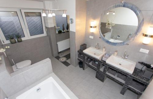 Hoßlinsulz House | Pension Weinsberger Tal