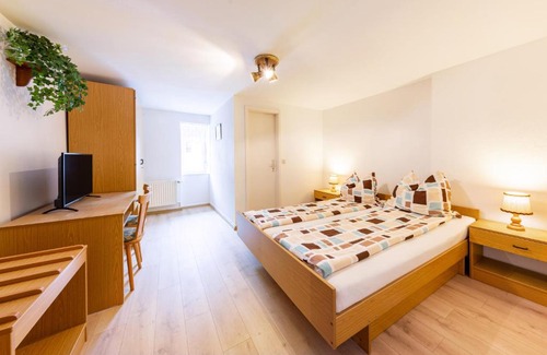 Freyburg House | Pension Zur Sektkellerei