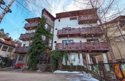 Predeal House | Pensiune turistica Milcov-VLADET