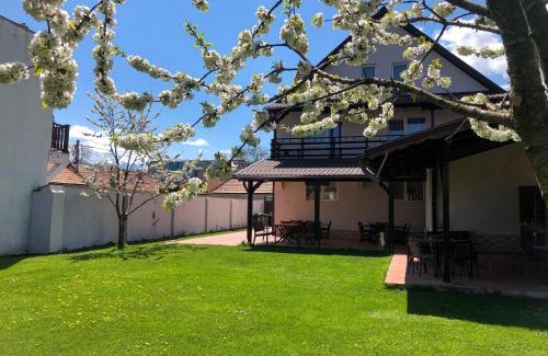 Zarnesti House | Pensiunea Aliart