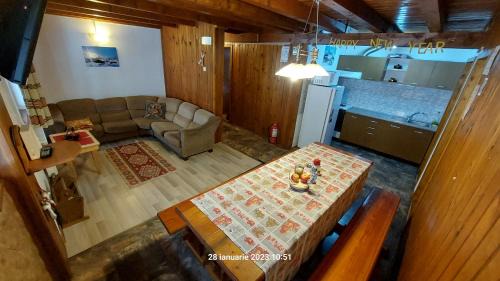Predeal House | Pensiunea DANA