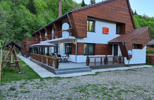 Tarcau House | Pensiunea Floarea Soarelui