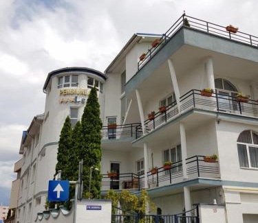 Centrul Nou House | Pensiunea Leo