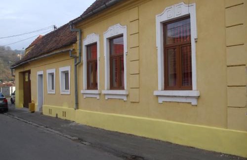 Medias Apartment | Pensiunea Mimi
