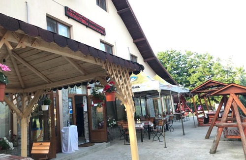 Polovragi House | Pensiunea Minodora