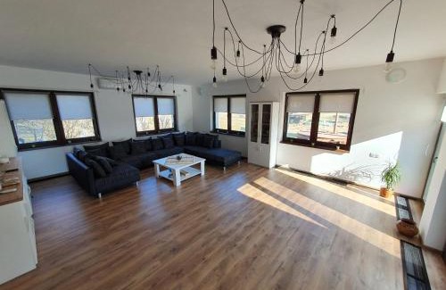 Livezeni Villa | Pensiunea Nossa Panzió