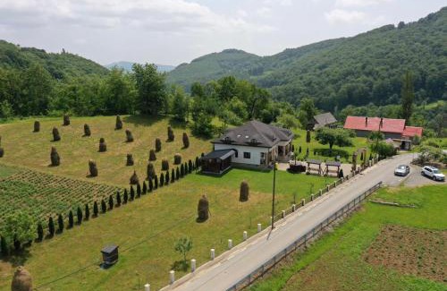 Salva House | Pensiunea Pe Vale La Moco