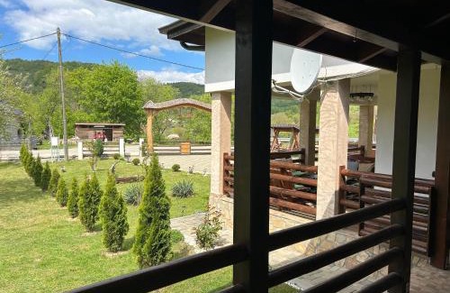 Salva House | Pensiunea Pe Vale La Moco