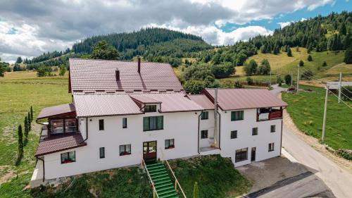 Sacuieu House | Pensiunea Perla Vlădesei