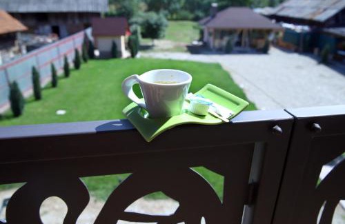 Pestisani House | PENSIUNEA SOFIA