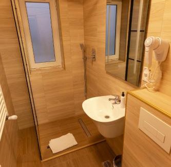Vadu Izei House | Pensiunea Vadu Izei - Cazare, Restaurant, Piscină, Sală de Evenimente
