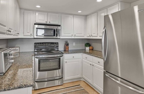 Holiday Isle Condo | Pent house #605 at Water View Towers! Stuning Views! Boat Slip Available