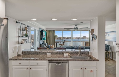 Holiday Isle Condo | Pent house #605 at Water View Towers! Stuning Views! Boat Slip Available