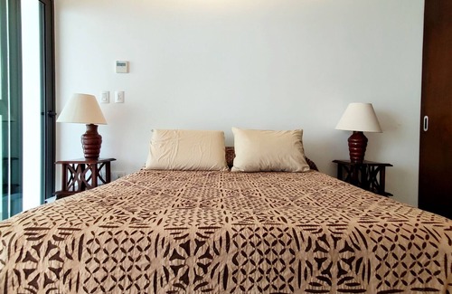Downtown Apartment | Penthouse 1BR, direct pool access, Bathtub by Happy Address.