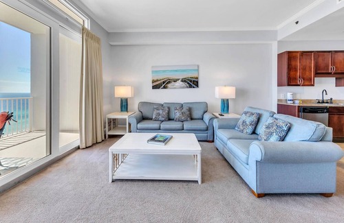 Panama City Beach Condo | 🏖️Penthouse - 1BR+Bunks Laketown Wharf 2013🏖️