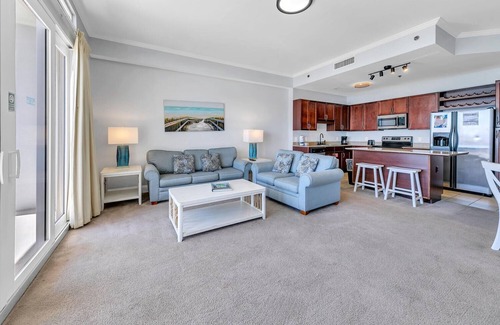 Panama City Beach Condo | 🏖️Penthouse - 1BR+Bunks Laketown Wharf 2013🏖️