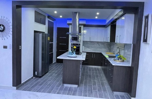 Moca Apartment | Penthouse 3 bed 4 bath spacious luxurious